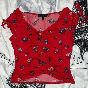 DerekHart floral drawstring top. 🌸❤️